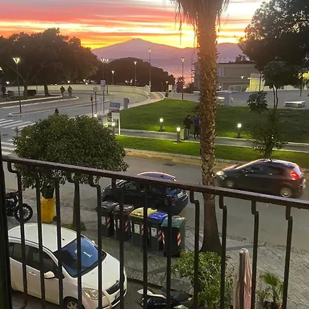 Ill Balcone Sullo Stretto فندق مبيت وإفطار ريجّو دي كالابريا